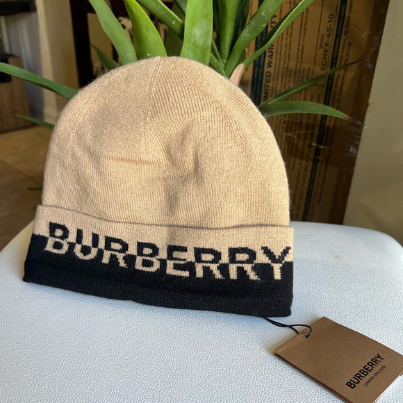 BURBERRY Embroidered-Logo Knitted Cashmere (90%) Beanie OS - Picture 1 of 10